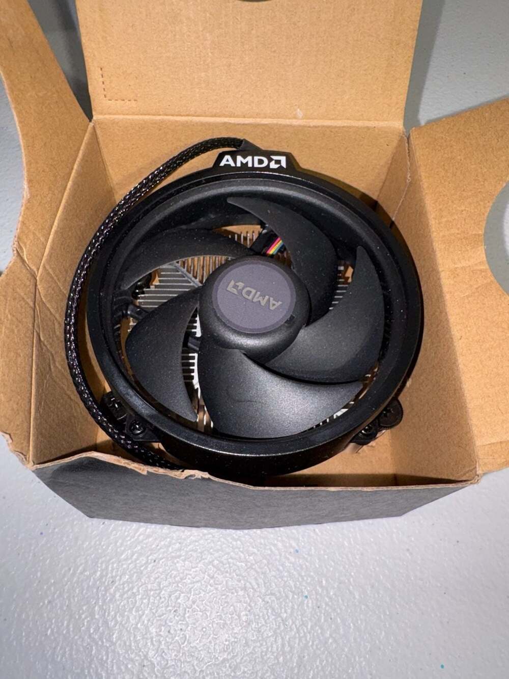 AMD Wraith Prism CPU Cooler